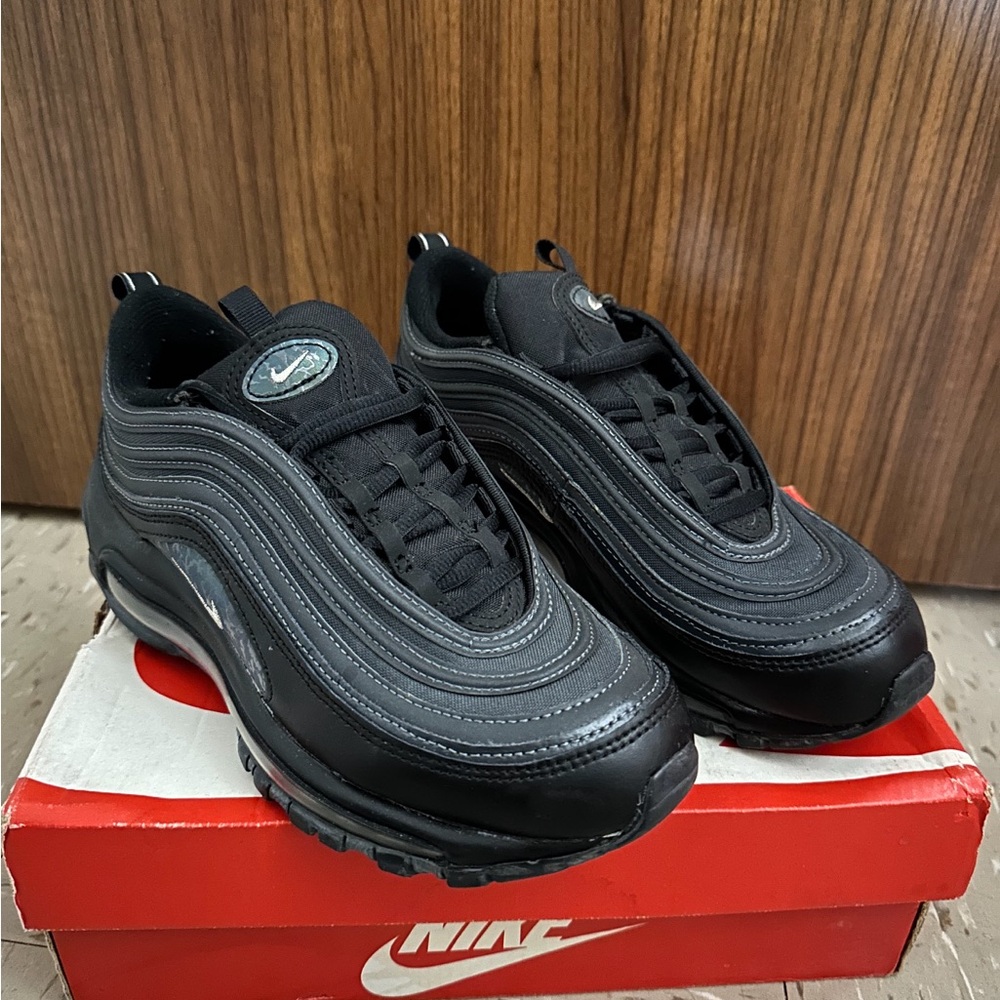 Nike Airmax 97’s. Black size 7.5 women. - Picture 4 of 6